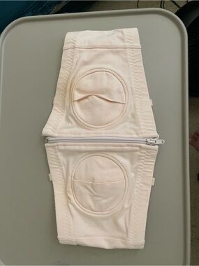 Simple wishes hands free pumping bra LIKE NEW Beige Adjustable